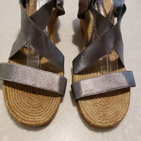 Eric Michael Espadrille Wedge Sandal 40 9 Grey Metallic Shiny Leather Strappy - Picture 3 of 7